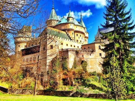 day trip  bojnice castle finding  fairy tale castle