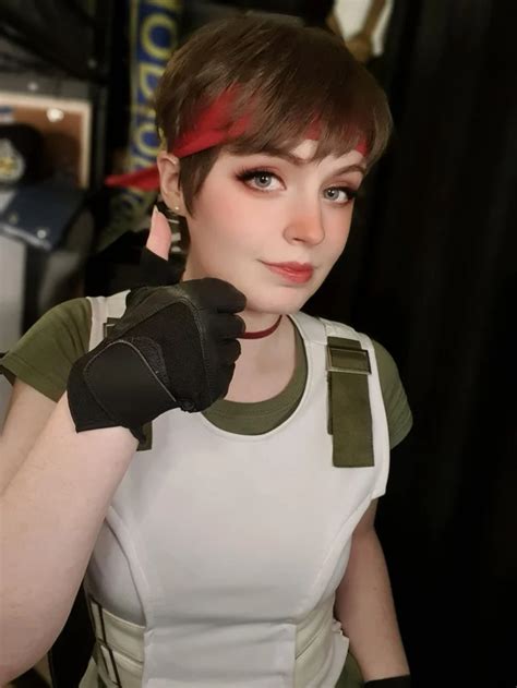 rebecca chambers cosplay shes  absolute favourite character  cosplay residentevil