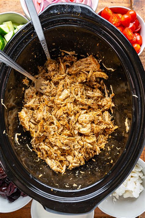 slow cooker chicken shawarma closet cooking  super easy slow cooker