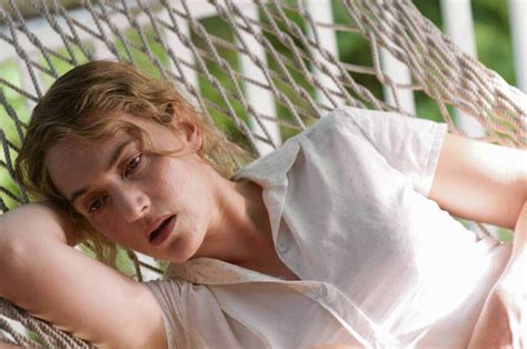 kate winslet swoons over improbable relationship in labor day los