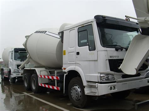 sinotruk howo  cement mixer truck china cement mixer truck