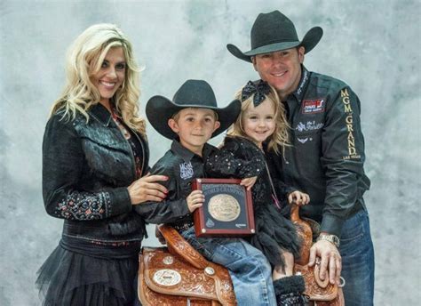 braziles wife shada barrel racer  competing    nfr