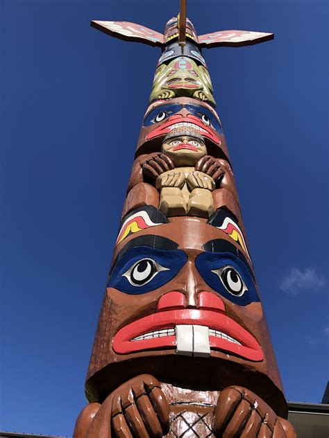 totem poles built  natives students  staff  grace  eugene schools klcc