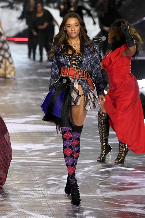 victorias secret fashion show   single    runway teen vogue