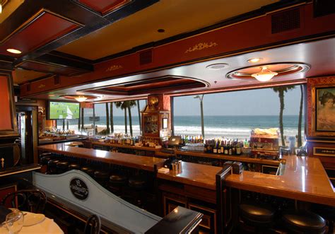 oceanfront restaurant newport beach