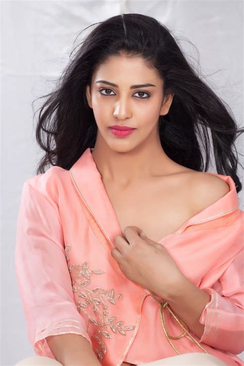 telugu actress daksha nagarkar hot photo gallery