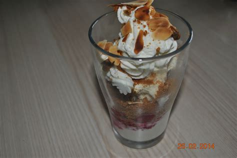coupe glacee speculoos amandes cerises sucette violette