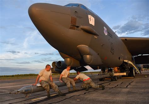 pacaf airmen   arrive  australia  combined training