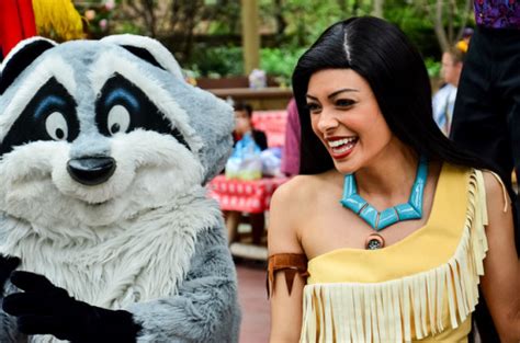 Disney Face Disneyland Pocahontas Characters Meeko Wdw Dfc