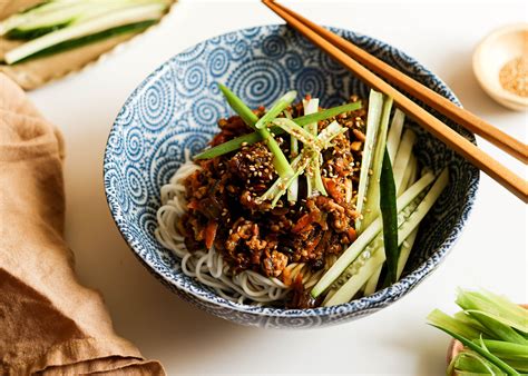 zha jiang mian noodles  soybean meat sauce eat cho food