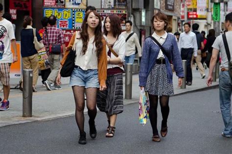 strange japanese women s fashion 56 pics
