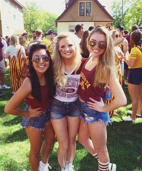 College Girls Are The Best Reason To Stay In School 40 Pics