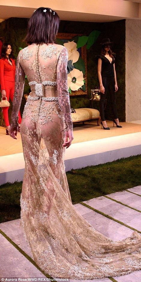Kendall Jenner Bares Pert Derriere At La Perla Nyfw Show Daily Mail