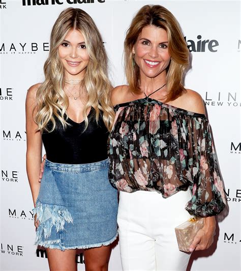 Lori Loughlin And Look Alike Daughter Olivia Jade Share A Girls Night