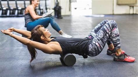 Foam Rolling 8 Magic Moves That’ll Relax All The Tension In Your
