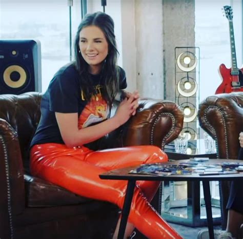 dutch celebs  instagram maan de steenwinkel  sexy original orange vinylpants mooie