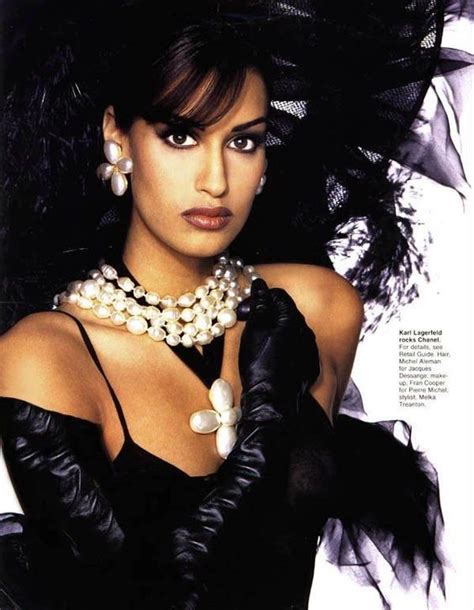Yasmeen Ghauri Photo Trop Belle Mannequins 90s Party Outfit Outfit