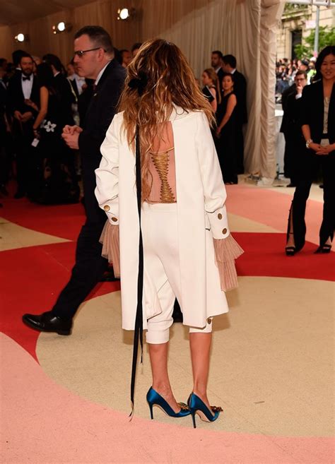 sarah jessica parker is best dressed at the 2016 met gala lainey gossip entertainment update