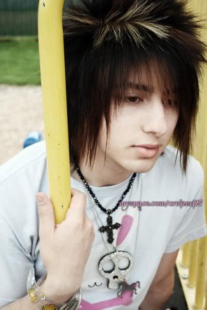 it s all about emo b0ys and g rls andrew cruz