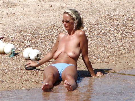 Topless Saggy Beach Mature 4 Pics Xhamster