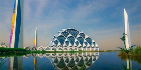 mengenal masjid al jabbar bandung  menjadi ikon  jawa barat