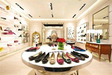 luxury stores open  dubai  abu dhabi