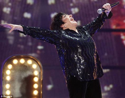 welcome back liza minnelli makes a comeback with live performance at