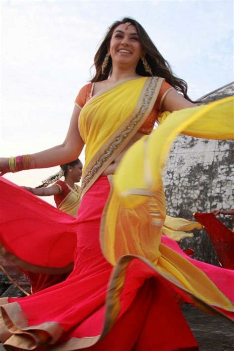 hansika motwani hot sexy navel pics in yellow half saree hq images ~ actress rare photo gallery