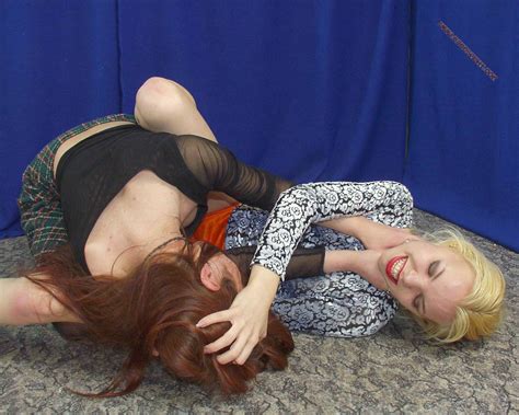 lesbians catfight in skirts