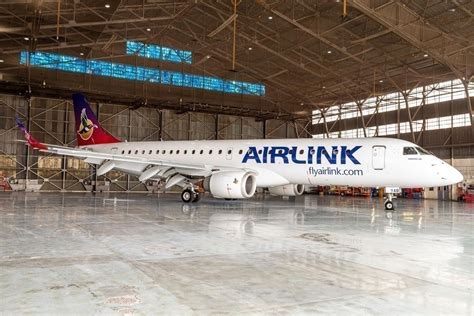 airlink breaks   south african airways     livery