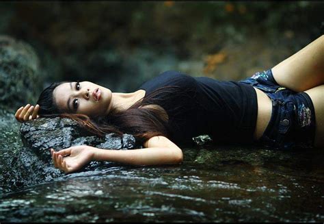 pure indonesian model ~ foto artis cewek cantik perawan hot non telanjang bugil