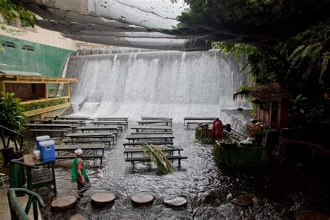 villa escudero resort waterfall restaurant philippines