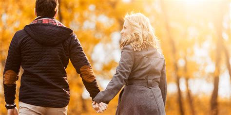 27 romantic fall date ideas fun autumn dates for couples