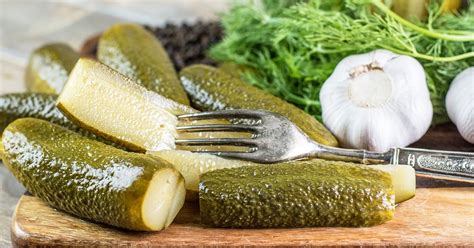perfectly crunchy homemade dill pickles recipe homemade pickles dill dill