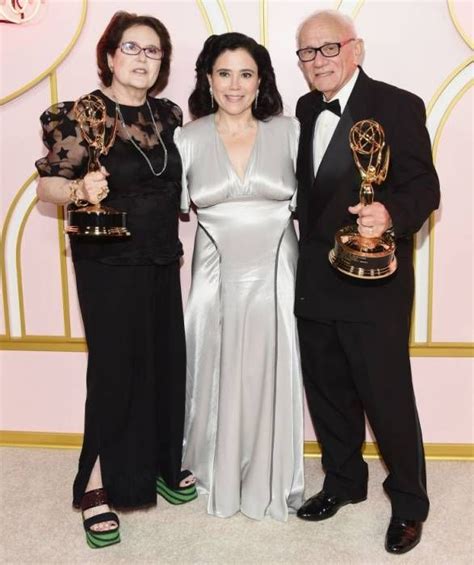 alex borstein lifestyle wiki net worth income salary house cars favorites affairs