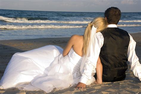 Ten Ways To Keep Your Marriage Healthy And Happy