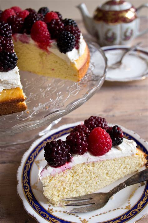 almond flour cake  berries sugar  londoner