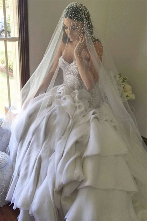 36 stunning wedding veils that will leave you speechless cosmopolitan