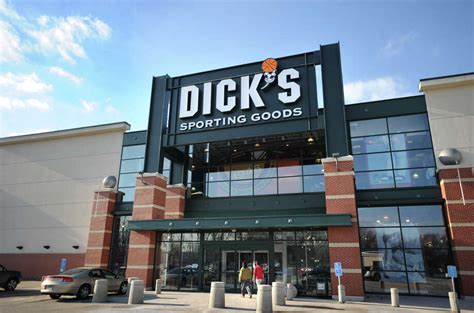 dick s sporting goods promises star power with houston grand openings