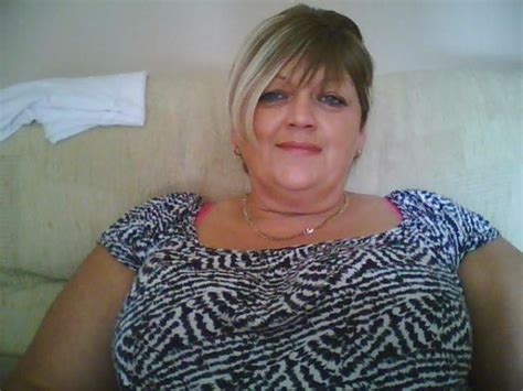 sue49xx 53 from derby is a mature woman looking for a
