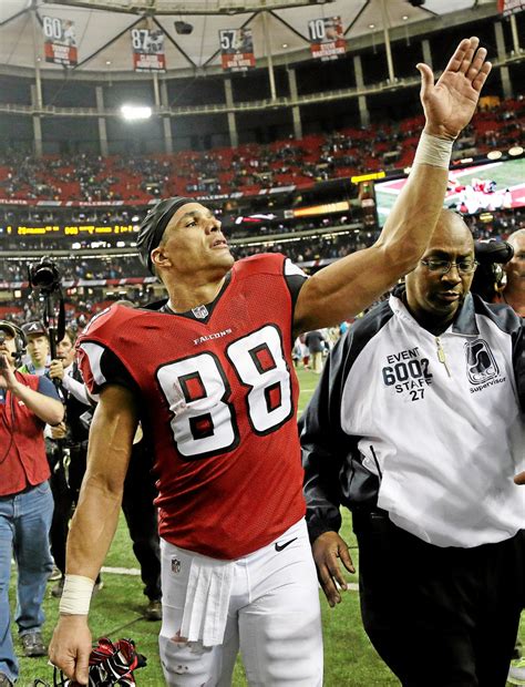 tony gonzalez taking a pass on nfl return while getting over rookie