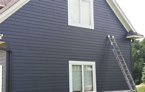 property owners choose hardie board  vinyl dependable construction remodeling