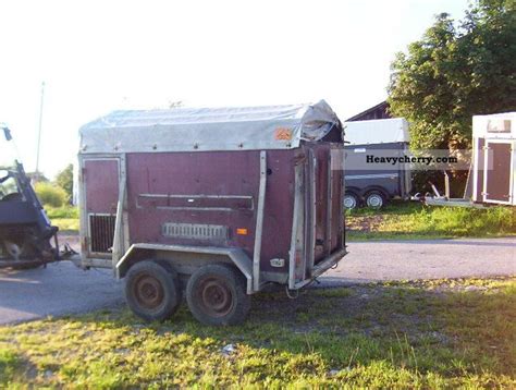 livestock trailer  cattle truck trailer photo  specs