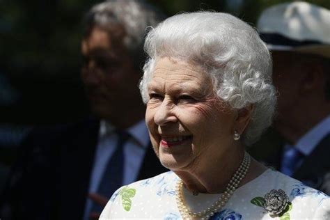queen elizabeth gives official ok to same sex marriages in britain latimes