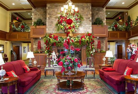 inn  christmas place pigeon forge hotel  celebrates