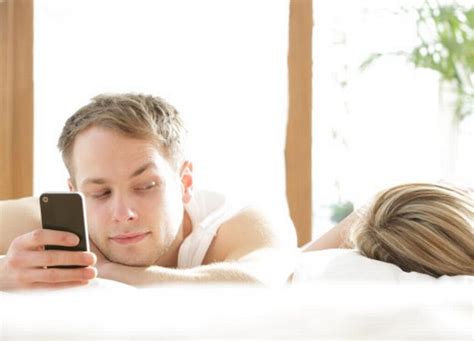 12 good morning texts that will seriously put you in the good books