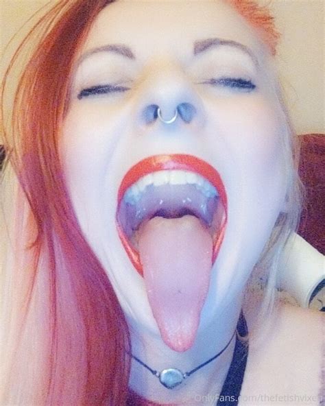 Fetish Vixen Sexy Babe With Long Tongue 23 Pics Xhamster