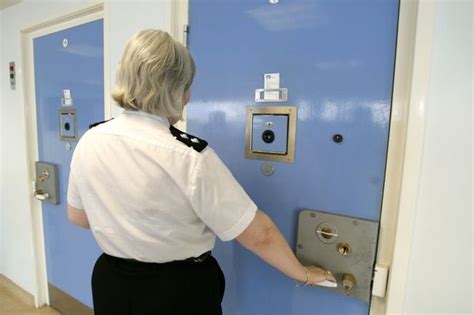 Female Prisoners Told To Urinate In Sink If They Can T