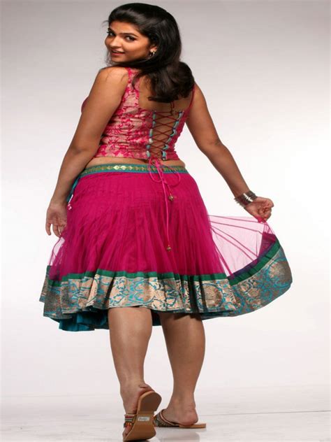 Cinesizzlers Deeksha Seth Miss India 2009 Must See