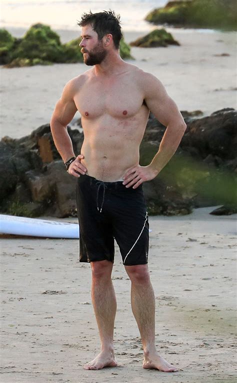 Hot Bod Alert Chris Hemsworth And Elsa Pataky Hit The Beach With Their